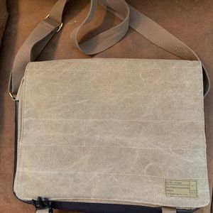 Hex Brand Laptop/Messenger Bag.